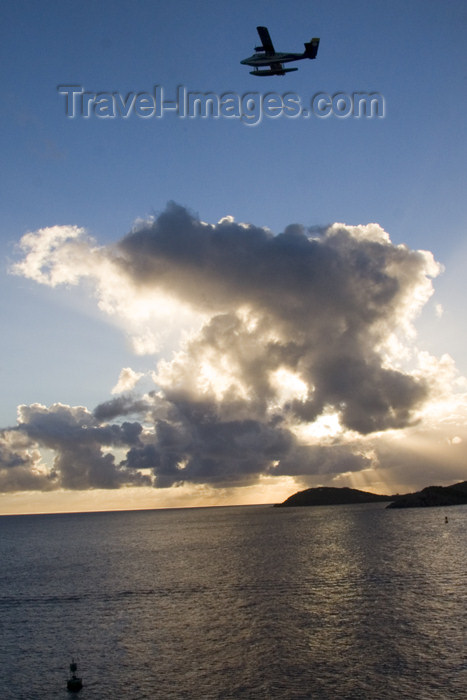 virgin-us56: St. Thomas, US Virgin Islands: seaplane at sunset (photo by David Smith) - (c) Travel-Images.com - Stock Photography agency - Image Bank