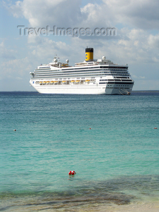 virgin-us66: USVI - St. Thomas - Italian cruise liner Costa Magica - it has a guest capacity of 3,700 people - photo by G.Friedman - (c) Travel-Images.com - Stock Photography agency - Image Bank