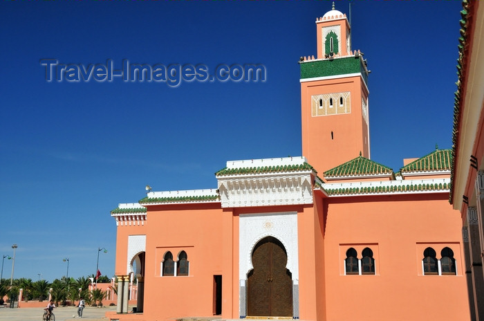 western-sahara108: Laâyoune / El Aaiun, Saguia el-Hamra, Western Sahara: Laayoune Moulay Abdel Aziz Great Mosque - south façade - photo by M.Torres - (c) Travel-Images.com - Stock Photography agency - Image Bank