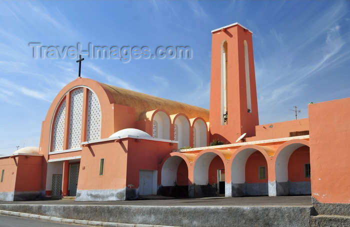 western-sahara129: Laâyoune / El Aaiun, Saguia el-Hamra, Western Sahara: Spanish Cathedral - Spanish-Saharan architecture - Plaza de África - photo by M.Torres - (c) Travel-Images.com - Stock Photography agency - Image Bank