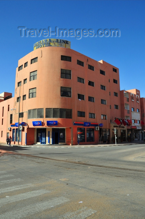 western-sahara24: Laâyoune / El Aaiun, Saguia el-Hamra, Western Sahara: Sahara Line and Maroc Telecom shop - intersection of Blvds el-Kairaouane and 24 Novembre 1975 - photo by M.Torres - (c) Travel-Images.com - Stock Photography agency - Image Bank