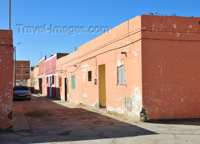 western-sahara27: Laâyoune / El Aaiun, Saguia el-Hamra, Western Sahara: colonial period houses at Colomina district - photo by M.Torres - (c) Travel-Images.com - Stock Photography agency - Image Bank