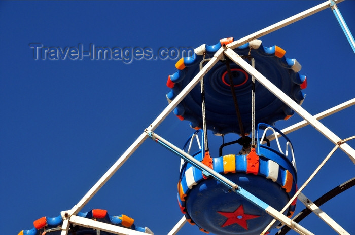 western-sahara28: Laâyoune / El Aaiun, Saguia el-Hamra, Western Sahara: Ferris wheel - gondola detail - Place Oum Saad - photo by M.Torres - (c) Travel-Images.com - Stock Photography agency - Image Bank