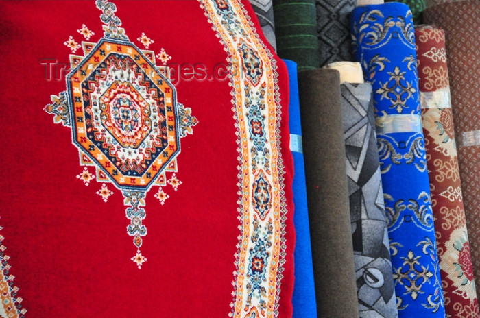 western-sahara69: Laâyoune / El Aaiun, Saguia el-Hamra, Western Sahara: carpets - Blvd de Mekka - photo by M.Torres - (c) Travel-Images.com - Stock Photography agency - Image Bank