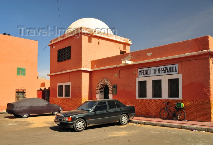 western-sahara88: Laâyoune / El Aaiun, Saguia el-Hamra, Western Sahara: Spanish Cultural Centre - Misión Cultural Española Av.Lalla Yakaout - Colonial district - photo by M.Torres - (c) Travel-Images.com - Stock Photography agency - Image Bank