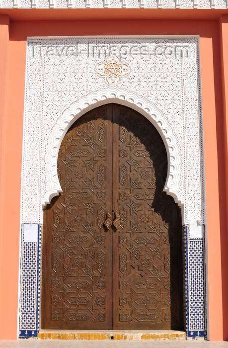 western-sahara94: Laâyoune / El Aaiun, Saguia el-Hamra, Western Sahara: Moulay Abdel Aziz Great Mosque - ornamented gate - photo by M.Torres - (c) Travel-Images.com - Stock Photography agency - Image Bank