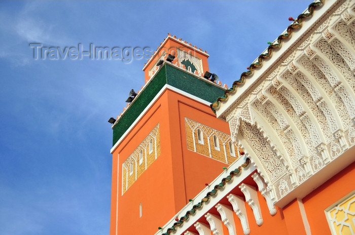 western-sahara95: Laâyoune / El Aaiun, Saguia el-Hamra, Western Sahara: minaret and cornice - Moulay Abdel Aziz Great Mosque - photo by M.Torres - (c) Travel-Images.com - Stock Photography agency - Image Bank