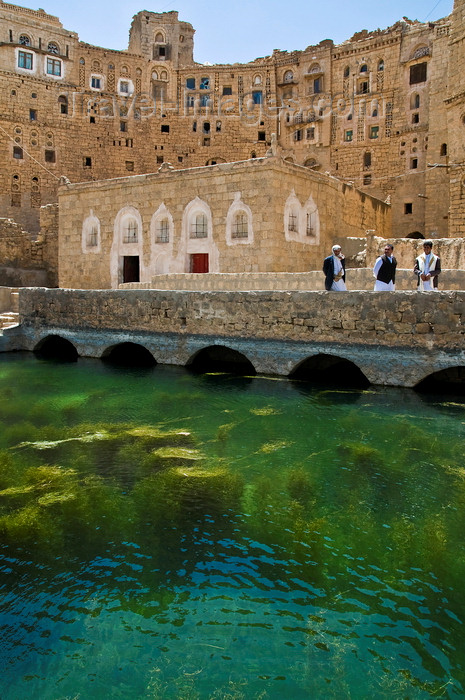 yemen104: Hababah, Sana'a governorate, Yemen: buildings by the water cistern - arches of the water tank - photo by J.Pemberton - (c) Travel-Images.com - Stock Photography agency - Image Bank