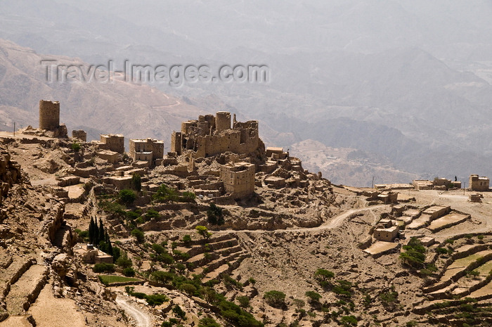 yemen107: Central mountains, Hajjah governorate, Yemen: mountain village built on a ridge among agricultural terraces - photo by J.Pemberton - (c) Travel-Images.com - Stock Photography agency - Image Bank