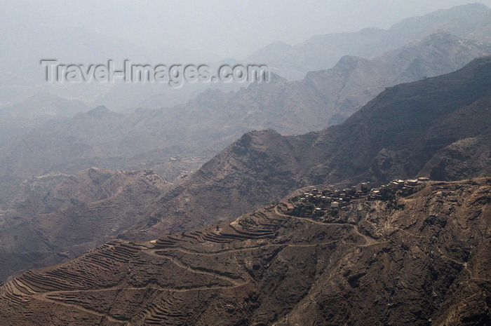 yemen108: Central mountains, Hajjah governorate, Yemen: mountain village, road switchbacks and terracing - photo by J.Pemberton - (c) Travel-Images.com - Stock Photography agency - Image Bank