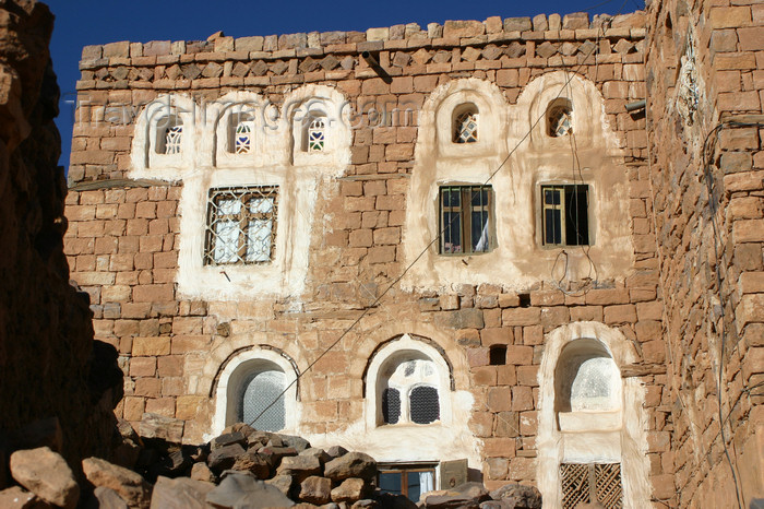 yemen34: Yemen - Kawkaban - Al-Mahwit Governorate - windows - photo by E.Andersen - (c) Travel-Images.com - Stock Photography agency - Image Bank