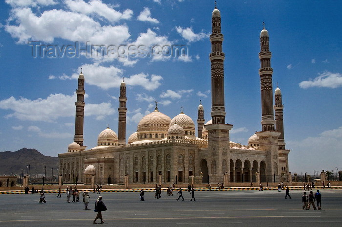 yemen41: Sana'a / Sanaa, Yemen: Ali Abdullah Saleh Mosque - named after the president of Yemen - photo by J.Pemberton - (c) Travel-Images.com - Stock Photography agency - Image Bank