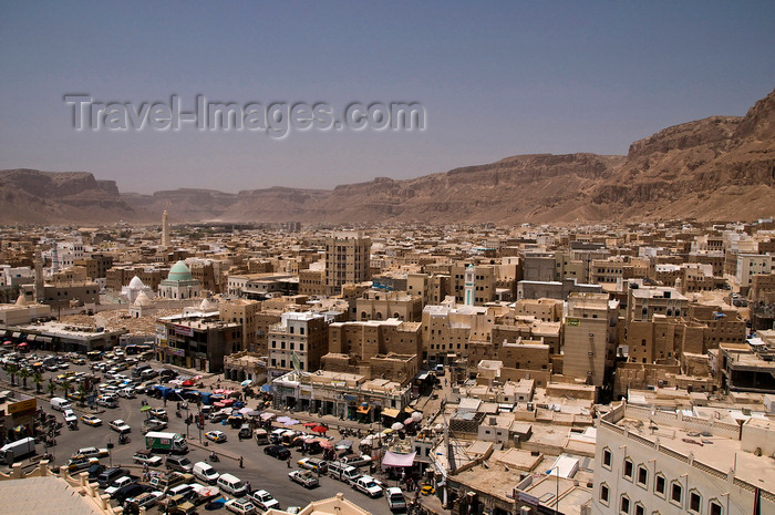 yemen57: Sayun / Seiyun / Say'un, Hadhramaut Governorate, Yemen: view over the town - capital of the sultanate of Kathiri till 1967, Aden Protectorate - photo by J.Pemberton - (c) Travel-Images.com - Stock Photography agency - Image Bank