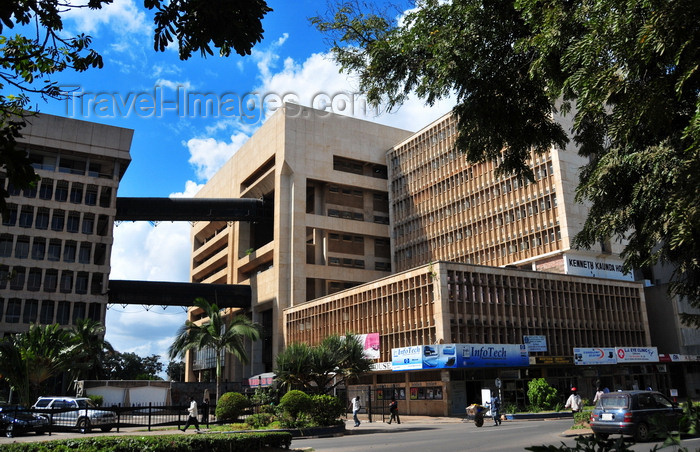 zambia20: Lusaka, Zambia: Kenneth Kaunda House with bridges to the Bank of Zambia - Cairo Road - Central Business District - photo by M.Torres - (c) Travel-Images.com - Stock Photography agency - Image Bank