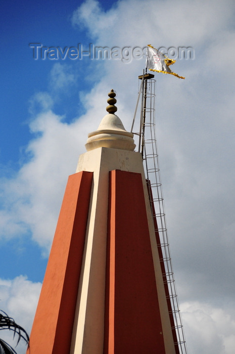 zambia28: Lusaka, Zambia: Hindu Temple - Mandir - Gopura with swastika flag - Independence Avenue - photo by M.Torres - (c) Travel-Images.com - Stock Photography agency - Image Bank