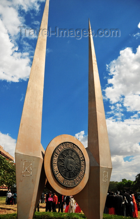 zambia45: Lusaka, Zambia: golden needles - monument to the 3rd Conference of Non-Aligned Countries, held in Lusaka in 1970 - Haile Selassie Ave and Independence Ave - photo by M.Torres - (c) Travel-Images.com - Stock Photography agency - Image Bank