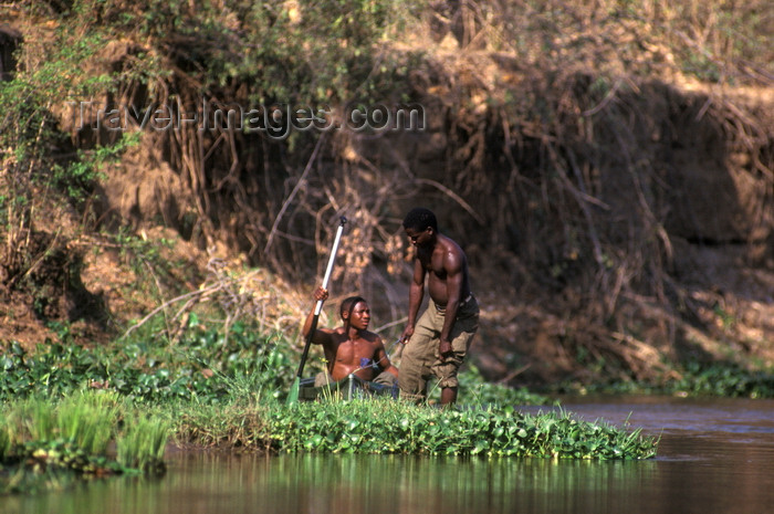 zambia9: Zambezi River, Southern province, Zambia: local villagers fish along the river - photo by C.Lovell - (c) Travel-Images.com - Stock Photography agency - Image Bank