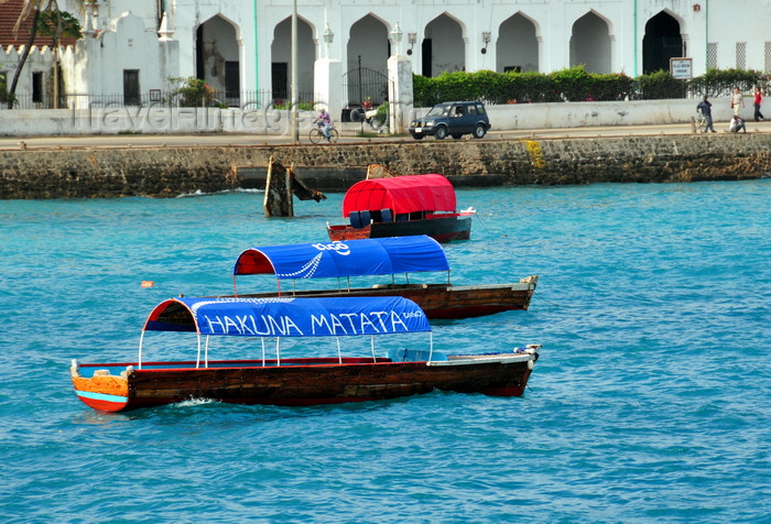 zanzibar1: Stone Town, Zanzibar, Tanzania: 'Hakuna Matata' boat and Palace museum - Beit el-Saha - Forodhani, Mzingani road - photo by M.Torres - (c) Travel-Images.com - Stock Photography agency - Image Bank