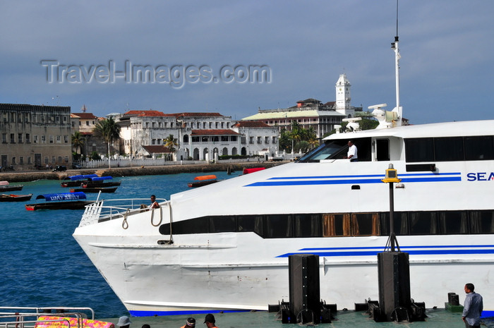 zanzibar119: Stone Town, Zanzibar, Tanzania: ferry terminal - Seabus II arrives from Tanganyika - photo by M.Torres - (c) Travel-Images.com - Stock Photography agency - Image Bank