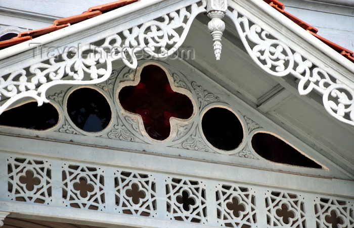 zanzibar120: Stone Town, Zanzibar, Tanzania: Old Dispensary - Stone Town Cultural Centre - wooden decoration above the central balcony - Ithinasheri - photo by M.Torres - (c) Travel-Images.com - Stock Photography agency - Image Bank