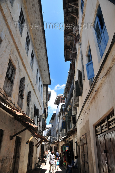 zanzibar122: Stone Town, Zanzibar, Tanzania: Hurumzi area - maze-like, winding streets and alleys of Stone Town, unfit for cars - away from the seafront navigation on foot is also difficult - photo by M.Torres - (c) Travel-Images.com - Stock Photography agency - Image Bank