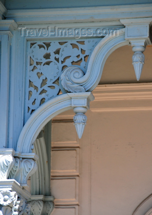 zanzibar138: Stone Town, Zanzibar, Tanzania: Old Dispensary - Stone Town Cultural Centre - balcony detail - Malindi Road - photo by M.Torres - (c) Travel-Images.com - Stock Photography agency - Image Bank