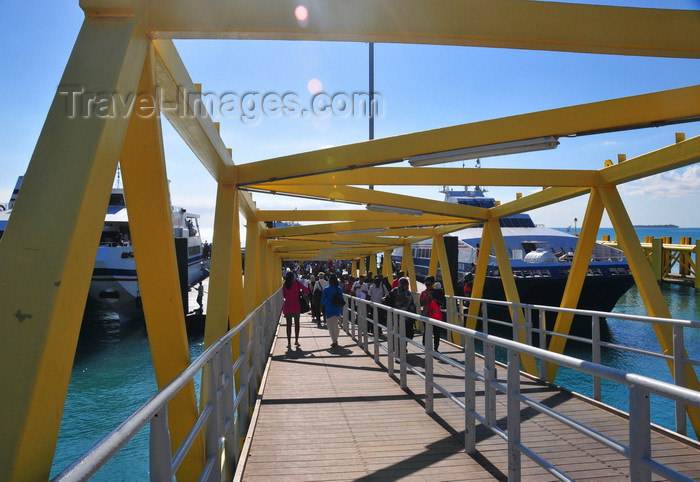 zanzibar148: Stone Town, Zanzibar, Tanzania: ferry terminal - bridge - passengers leave for Dar Es Salaam - Malindi area - photo by M.Torres - (c) Travel-Images.com - Stock Photography agency - Image Bank