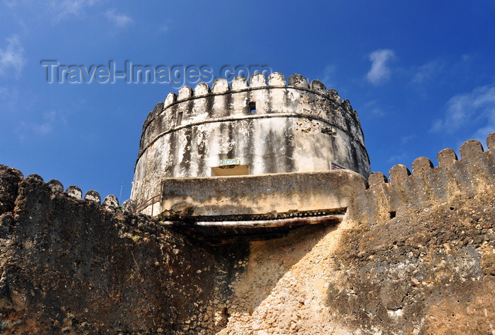 zanzibar15: Stone Town, Zanzibar, Tanzania: Old fort - tower and crenellated wall - Arab fort - Ngome Kongwe - photo by M.Torres - (c) Travel-Images.com - Stock Photography agency - Image Bank