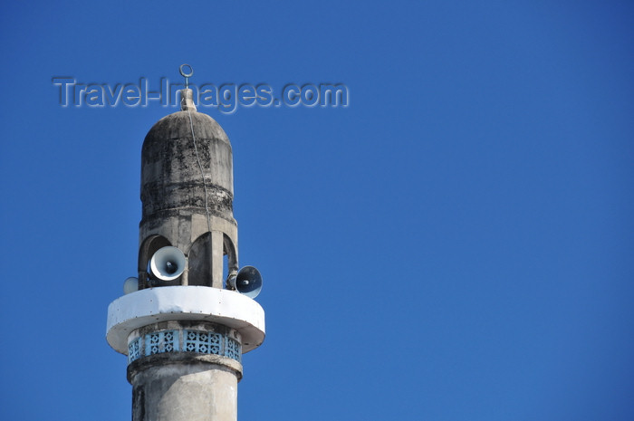 zanzibar155: Stone Town, Zanzibar, Tanzania: the city's tallest minaret and blue sky - Bagh Muharmi / Jitah-Li-La mosque - Soko Muhogo area - photo by M.Torres - (c) Travel-Images.com - Stock Photography agency - Image Bank