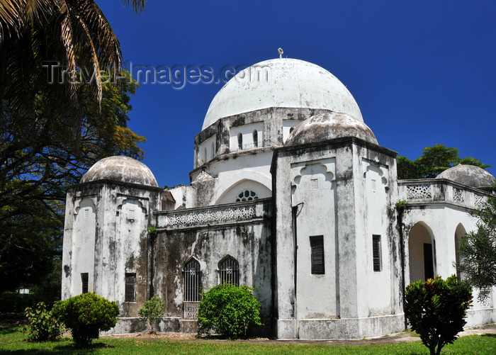 zanzibar168: Stone Town, Zanzibar, Tanzania: Peace Memorial Museum - built as a First World War monument - Beit Al-Amani - Benjamin Mkapa road - Vuga area - photo by M.Torres - (c) Travel-Images.com - Stock Photography agency - Image Bank