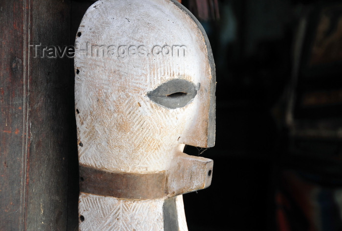 zanzibar182: Stone Town, Zanzibar, Tanzania: tribal mask on Gizenga St, former Portuguese street - Soko Muhogo area - photo by M.Torres - (c) Travel-Images.com - Stock Photography agency - Image Bank