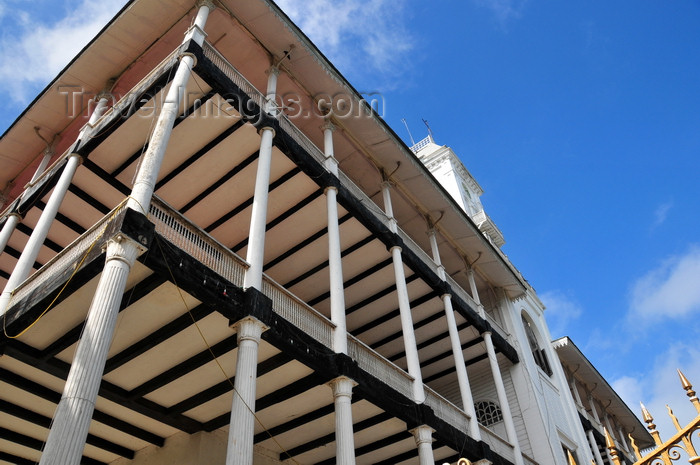 zanzibar4: Stone Town, Zanzibar, Tanzania: balconies and columns of the House of Wonders - built in 1883 as a ceremonial palace for Sultan Barghash - Beit Al-Ajaib - Mizingani Road - photo by M.Torres - (c) Travel-Images.com - Stock Photography agency - Image Bank