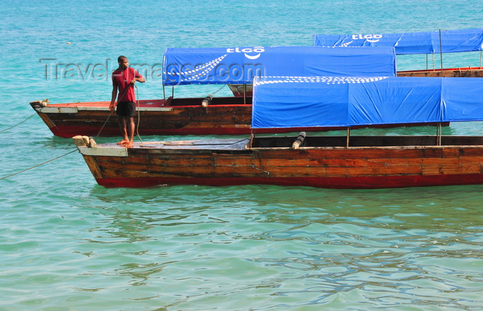 zanzibar47: Stone Town, Zanzibar, Tanzania: idle water taxis seen from Mizingani Road - photo by M.Torres - (c) Travel-Images.com - Stock Photography agency - Image Bank