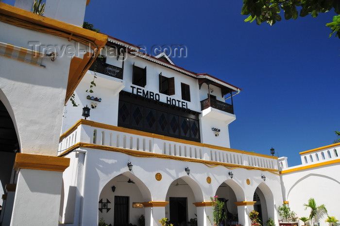 zanzibar82: Stone Town, Zanzibar, Tanzania: Tembo hotel - former American consulate - porch on the northern façade - Shangani - photo by M.Torres - (c) Travel-Images.com - Stock Photography agency - Image Bank