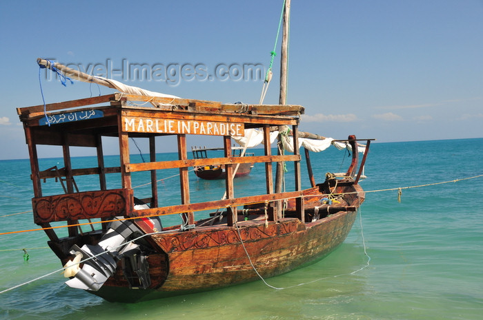 zanzibar90: Stone Town, Zanzibar, Tanzania: Marlie in Paradise - dhow in Shangani - photo by M.Torres - (c) Travel-Images.com - Stock Photography agency - Image Bank