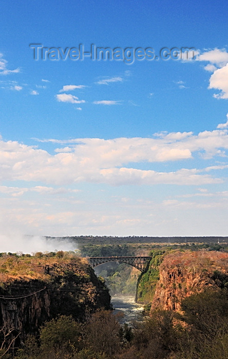 zimbabwe61: Victoria Falls, Matabeleland North, Zimbabwe: Victoria Falls Bridge over the gorge of the Zambezi River - border between Zimbabwe and Zambia - used for road, raill and pedestrian traffic - seen from the VF Hotel - photo by M.Torres - (c) Travel-Images.com - Stock Photography agency - Image Bank