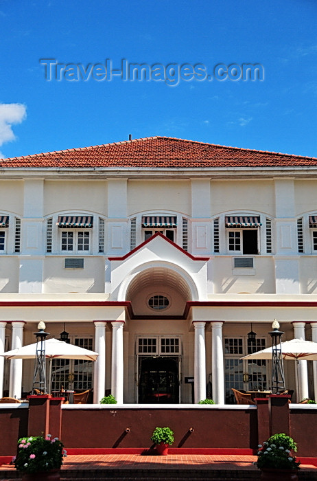 zimbabwe78: Victoria Falls, Matabeleland North, Zimbabwe: Victoria Falls Hotel, established in 1904 - Stanley's Terrace - photo by M.Torres - (c) Travel-Images.com - Stock Photography agency - Image Bank