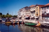 Portugal - Aveiro - Beira Litoral: barcos Moliceiros no Canal Central - Ria / Aveiro: Moliceiro boats on the Central Canal - photo by M.Durruti