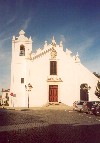 Castro Verde: sunny church - Igreja de Nossa Senhora dos Remdios (conhecida tb por igreja das Chagas do Salvador)) - photo by M.Durruti