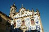 Covilh: fachada de azulejos da igreja de Santa Maria (photo by Angel Hernandez)