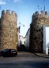 Portugal - Borba: bastiobns and one of the town gates - basties - photo by M.Durruti