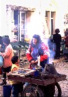 Silves: vendedora de castanhas assadas no mercado