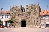 Trancoso: medieval gate / porta medieval  - photo by M.Durruti