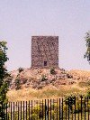 Guarda: torre num monte rochoso - photo by M.Durruti