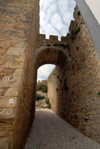 bidos, Portugal: walking along the medieval walls - ao longo das muralhas - photo by M.Durruti