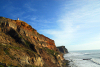 Assenta, Torres Vedras, Portugal: cliffs by the Atlantic - Praia da Assenta - escarpa e o Oceano - photo by M.Durruti