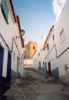 Campo Maior: street leading to the castle - rua at ao castelo - photo by M.Durruti