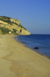 Portugal - Sesimbra: downtown beach - praia no centro - photo by M.Durruti