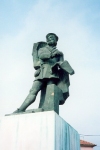 Portugal - Pragal (Concelho de Almada): esttua de Ferno Mendes Pinto - Escritor e viajante - autor da Peregrinao - escultor: Mestre Antnio Duarte - photo by M.Durruti
