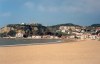 Portugal - So Martinho do Porto (Concelho de Alcobaa): seen from the beach / visto da praia - photo by M.Durruti